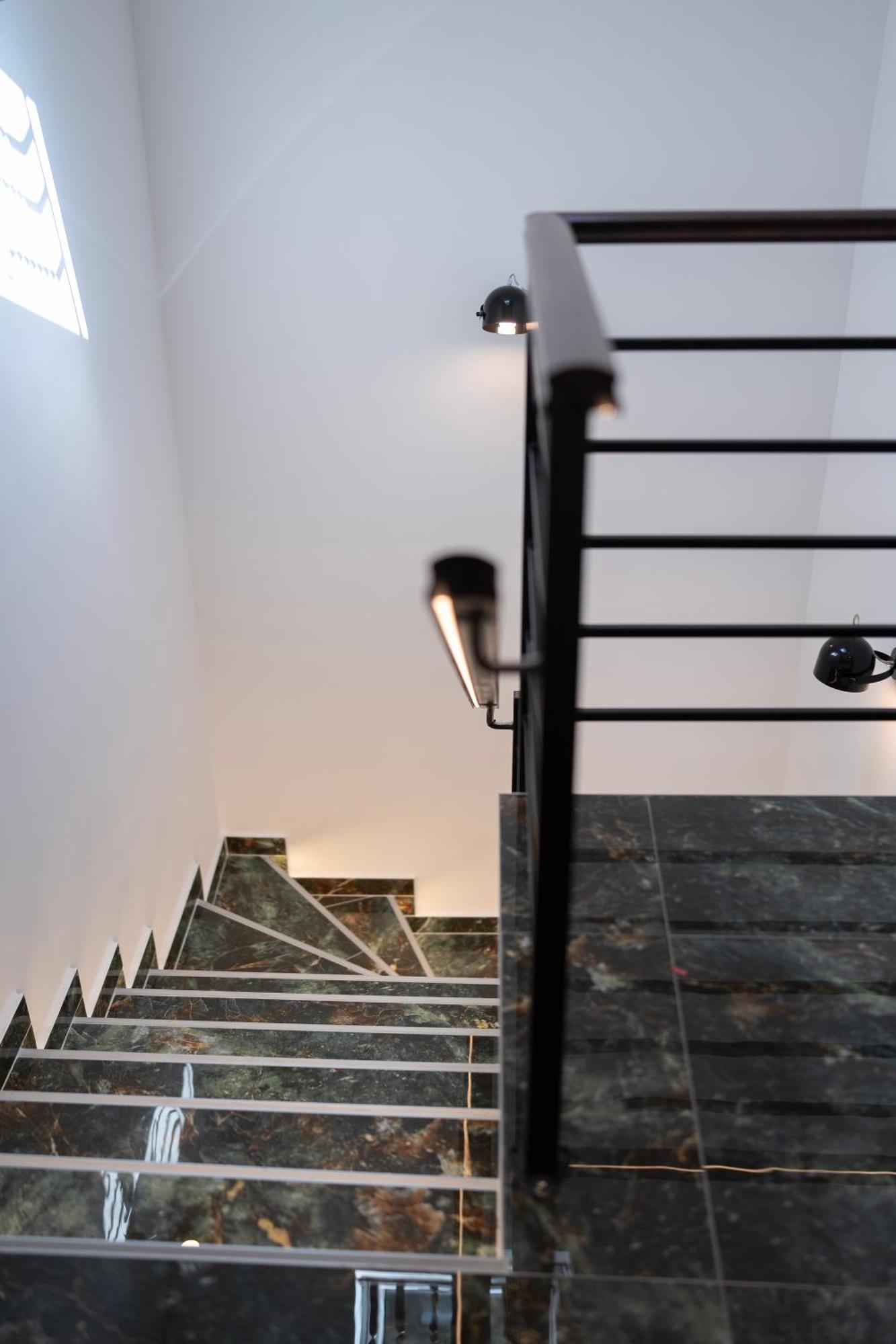 Regent Blue Apartments - Free Private Parking โมสตาร์ ภายนอก รูปภาพ