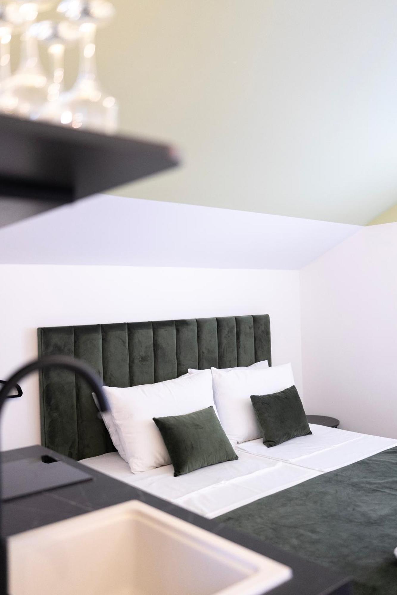 Regent Blue Apartments - Free Private Parking โมสตาร์ ภายนอก รูปภาพ