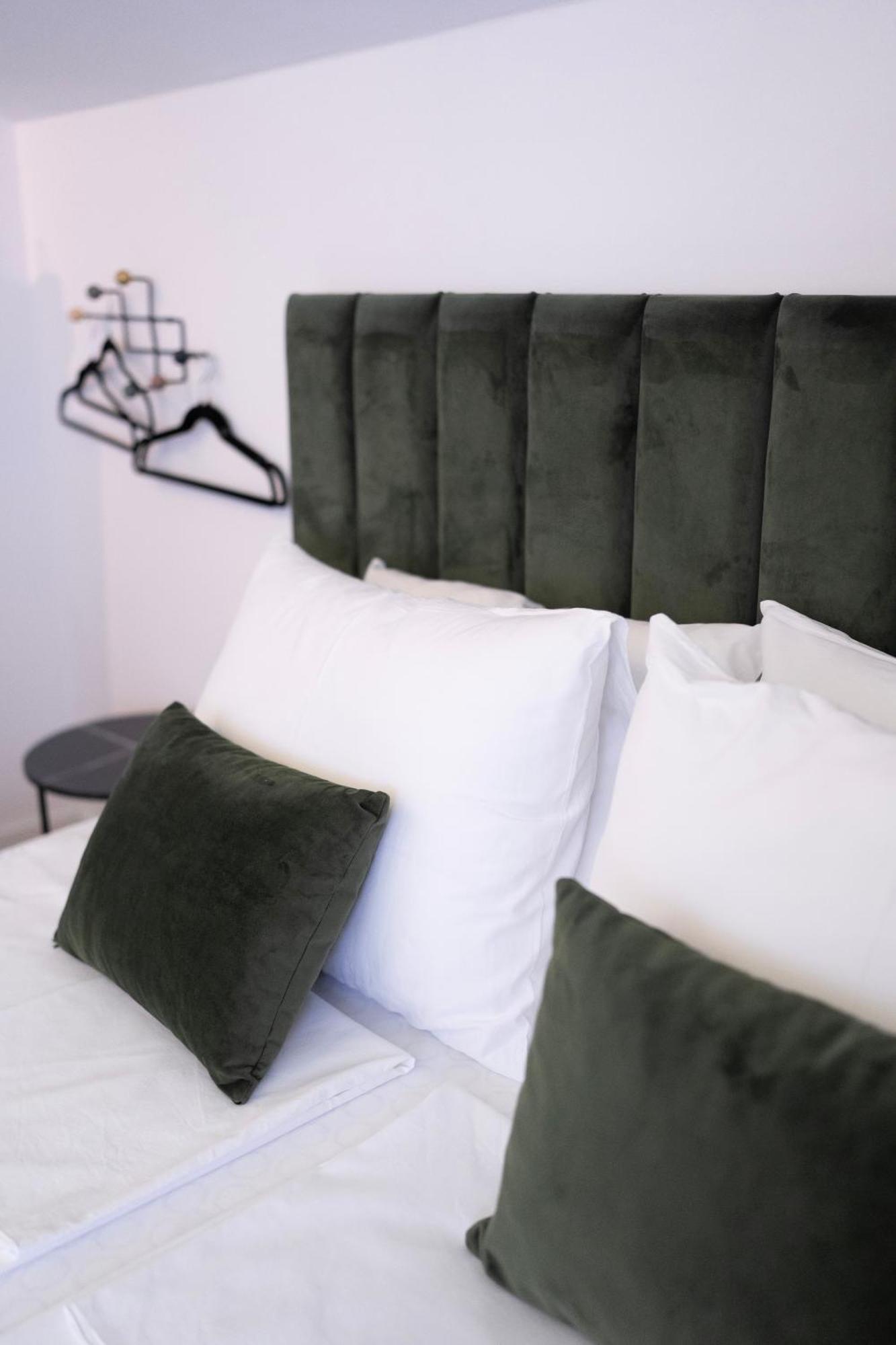 Regent Blue Apartments - Free Private Parking โมสตาร์ ภายนอก รูปภาพ