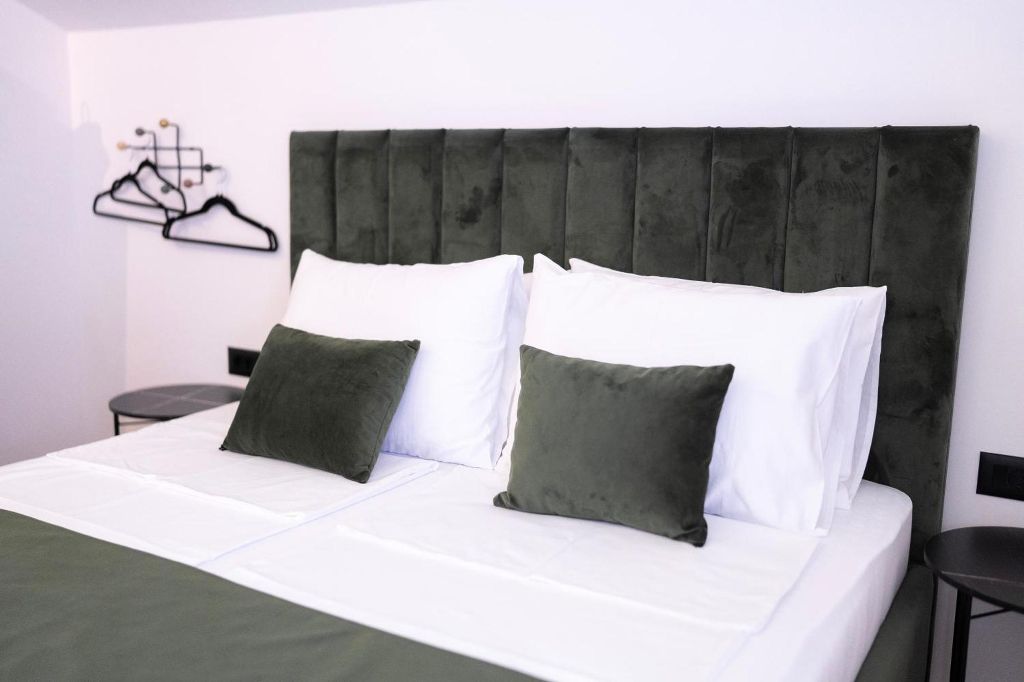 Regent Blue Apartments - Free Private Parking โมสตาร์ ภายนอก รูปภาพ