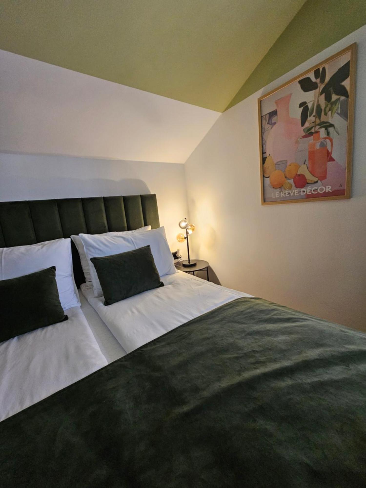 Regent Blue Apartments - Free Private Parking โมสตาร์ ภายนอก รูปภาพ